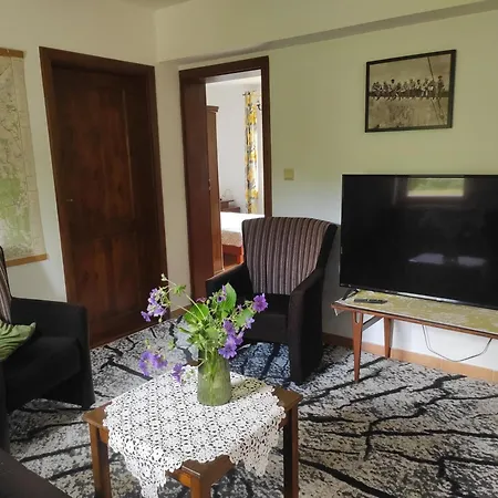 Bialy Dzik Uszyszek Stawno